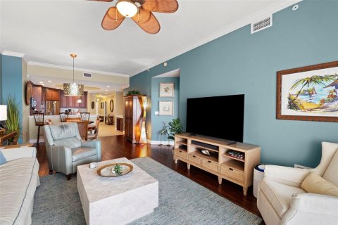 Condo in Redington Shores, Florida, 3 bedrooms  № 2230059 - photo 29