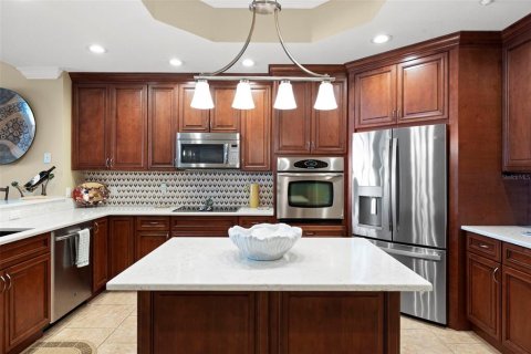 Condo in Redington Shores, Florida, 3 bedrooms  № 2230059 - photo 16