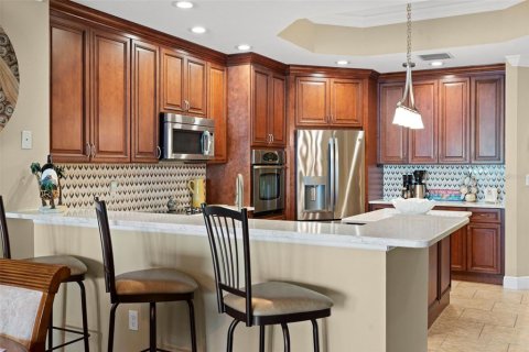 Condo in Redington Shores, Florida, 3 bedrooms  № 2230059 - photo 19