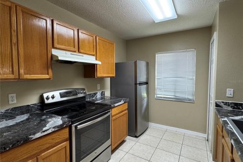 Adosado en alquiler en Brandon, Florida, 3 dormitorios, 126.72 m2 № 1831306 - foto 9