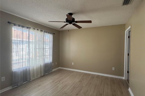 Adosado en alquiler en Brandon, Florida, 3 dormitorios, 126.72 m2 № 1831306 - foto 18