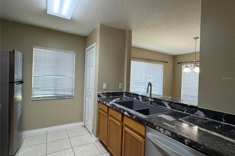 Adosado en alquiler en Brandon, Florida, 3 dormitorios, 126.72 m2 № 1831306 - foto 8