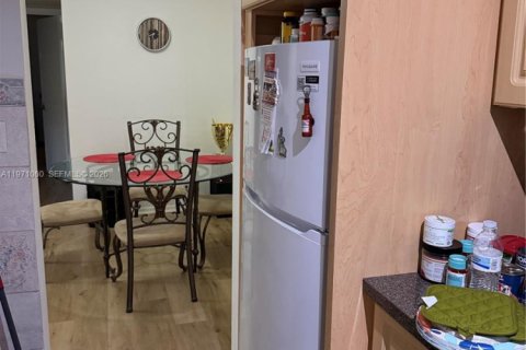 Copropriété à vendre à Hollywood, Floride: 1 chambre, 55.46 m2 № 2032554 - photo 20