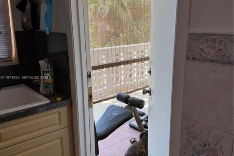 Copropriété à vendre à Hollywood, Floride: 1 chambre, 55.46 m2 № 2032554 - photo 17