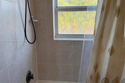 Copropriété à vendre à Hollywood, Floride: 1 chambre, 55.46 m2 № 2032554 - photo 25