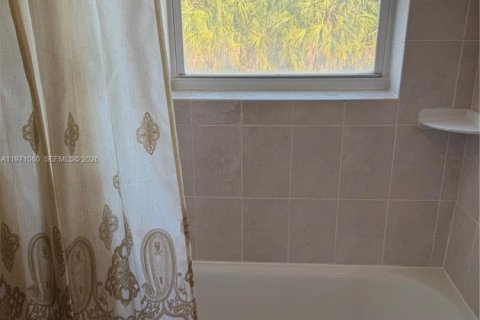 Copropriété à vendre à Hollywood, Floride: 1 chambre, 55.46 m2 № 2032554 - photo 26