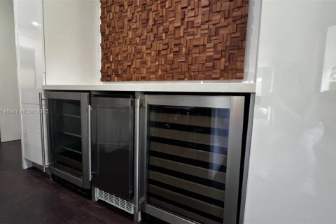 Снять в аренду виллу или дом в Катлер-Бей, Флорида 5 спален, 366.5м2, № 1942413 - фото 16