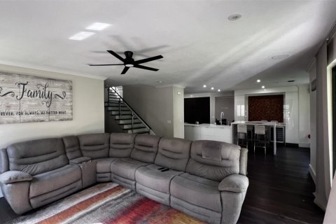 Снять в аренду виллу или дом в Катлер-Бей, Флорида 5 спален, 366.5м2, № 1942413 - фото 10