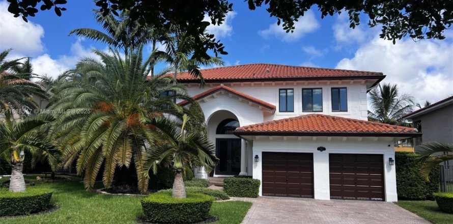 Дом в Катлер-Бей, Флорида 5 спален, 366.5м2 № 1942413