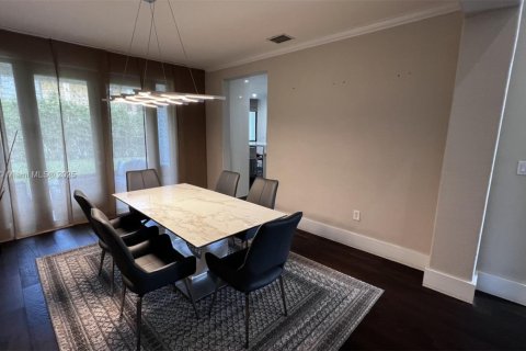 Снять в аренду виллу или дом в Катлер-Бей, Флорида 5 спален, 366.5м2, № 1942413 - фото 8