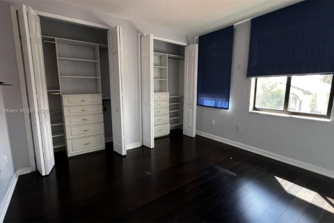 Снять в аренду виллу или дом в Катлер-Бей, Флорида 5 спален, 366.5м2, № 1942413 - фото 27