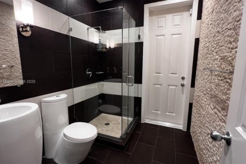 Снять в аренду виллу или дом в Катлер-Бей, Флорида 5 спален, 366.5м2, № 1942413 - фото 20