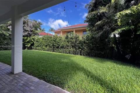 Снять в аренду виллу или дом в Катлер-Бей, Флорида 5 спален, 366.5м2, № 1942413 - фото 23