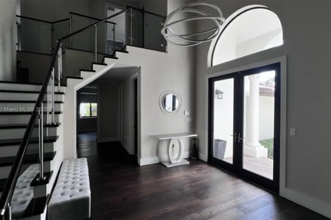 Снять в аренду виллу или дом в Катлер-Бей, Флорида 5 спален, 366.5м2, № 1942413 - фото 4