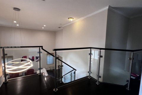 Снять в аренду виллу или дом в Катлер-Бей, Флорида 5 спален, 366.5м2, № 1942413 - фото 26