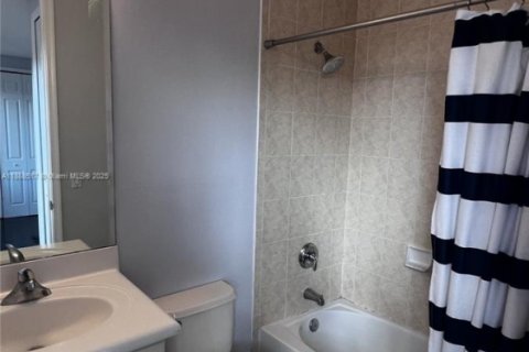 Снять в аренду виллу или дом в Катлер-Бей, Флорида 5 спален, 366.5м2, № 1942413 - фото 30