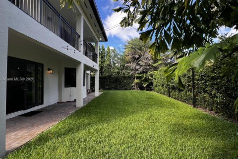 Снять в аренду виллу или дом в Катлер-Бей, Флорида 5 спален, 366.5м2, № 1942413 - фото 21