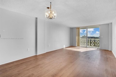 Copropriété à vendre à North Miami, Floride: 1 chambre, 72.28 m2 № 1950480 - photo 7