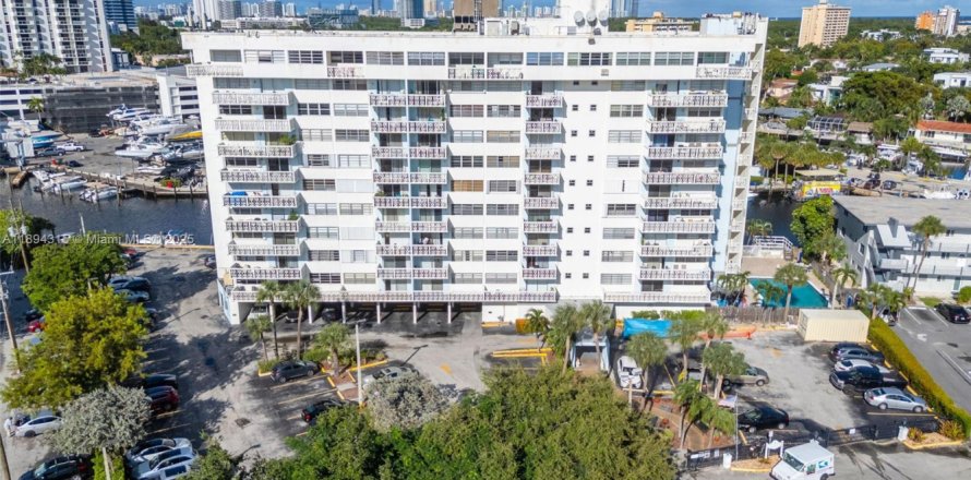 Condo à North Miami, Floride, 1 chambre № 1950480
