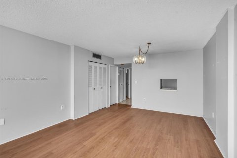 Copropriété à vendre à North Miami, Floride: 1 chambre, 72.28 m2 № 1950480 - photo 10