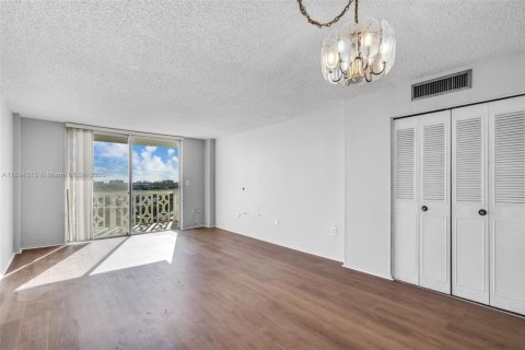 Copropriété à vendre à North Miami, Floride: 1 chambre, 72.28 m2 № 1950480 - photo 11