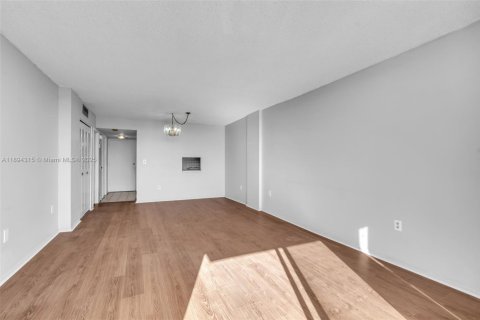 Copropriété à vendre à North Miami, Floride: 1 chambre, 72.28 m2 № 1950480 - photo 9