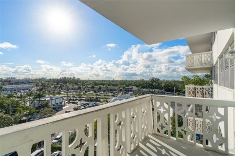 Copropriété à vendre à North Miami, Floride: 1 chambre, 72.28 m2 № 1950480 - photo 24