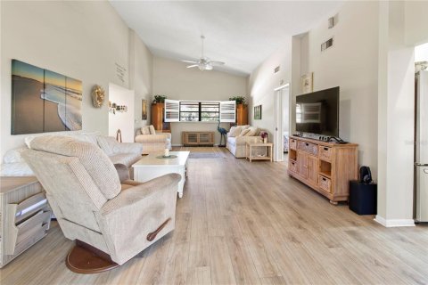 Copropriété à vendre à Bradenton, Floride: 2 chambres, 124.12 m2 № 2399378 - photo 15