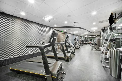 Condominio en venta en Surfside, Florida, 2 dormitorios, 149.94 m2 № 2013482 - foto 30