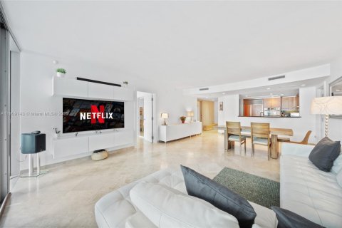 Condominio en venta en Surfside, Florida, 2 dormitorios, 149.94 m2 № 2013482 - foto 16