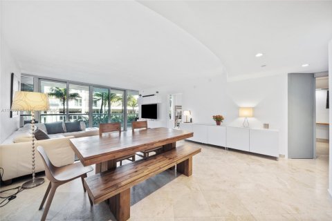 Condominio en venta en Surfside, Florida, 2 dormitorios, 149.94 m2 № 2013482 - foto 14