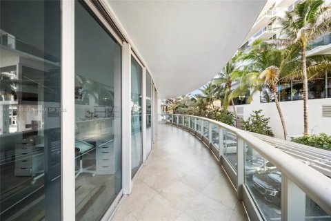 Condominio en venta en Surfside, Florida, 2 dormitorios, 149.94 m2 № 2013482 - foto 26