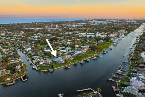 Villa ou maison à North Palm Beach, Floride 4 chambres, 400.97 m2 № 2089653