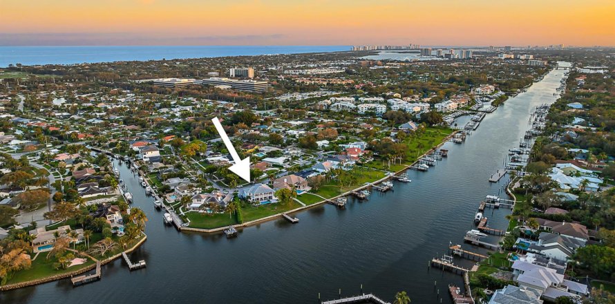 Villa ou maison à North Palm Beach, Floride 4 chambres, 400.97 m2 № 2089653
