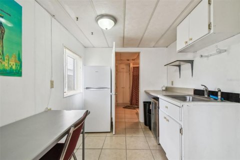 Купить коммерческую недвижимость в Холидэй, Флорида 153.66м2, № 1837247 - фото 17