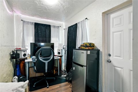 Villa ou maison à louer à West Palm Beach, Floride: 2 chambres, 72.28 m2 № 1946050 - photo 9