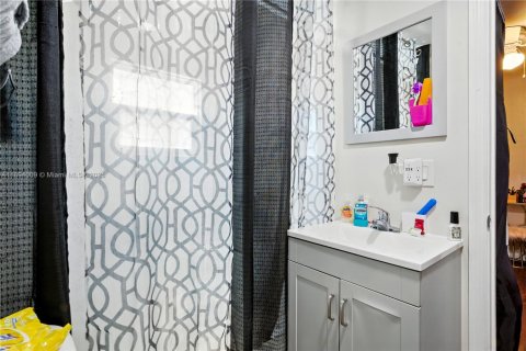 Villa ou maison à louer à West Palm Beach, Floride: 2 chambres, 72.28 m2 № 1946050 - photo 8