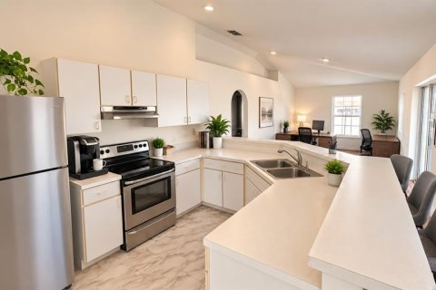 Immobilier commercial à louer à Spring Hill, Floride: 382.01 m2 № 2103832 - photo 11