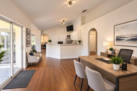 Immobilier commercial à louer à Spring Hill, Floride: 382.01 m2 № 2103832 - photo 8
