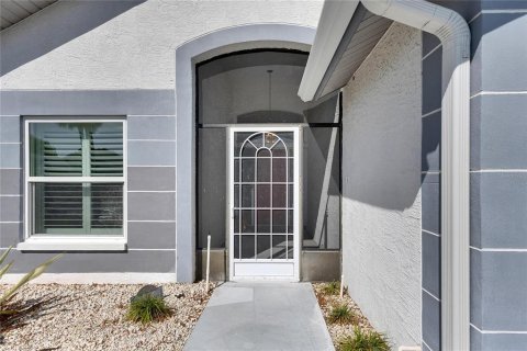 Villa ou maison à vendre à Sun City Center, Floride: 2 chambres, 182.09 m2 № 1717608 - photo 4