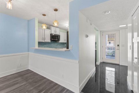 Condo in North Palm Beach, Florida, 2 bedrooms № 2172332 - photo 17