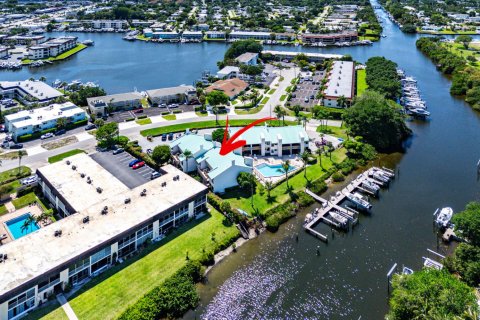 Condo in North Palm Beach, Florida, 2 bedrooms № 2172332 - photo 3