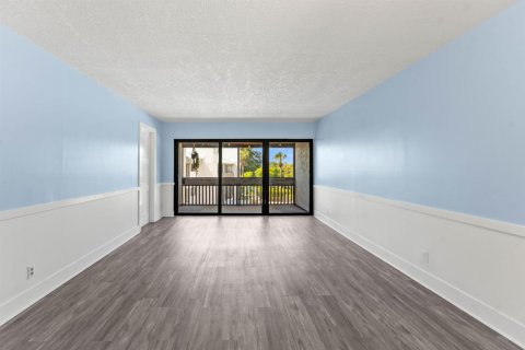 Condo in North Palm Beach, Florida, 2 bedrooms № 2172332 - photo 19