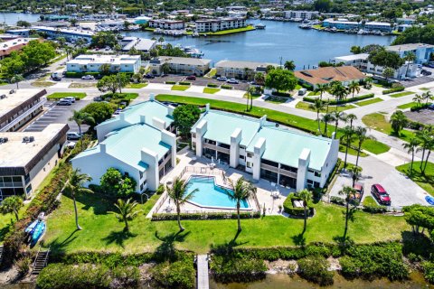 Condo in North Palm Beach, Florida, 2 bedrooms № 2172332 - photo 2