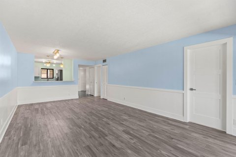 Condo in North Palm Beach, Florida, 2 bedrooms № 2172332 - photo 22