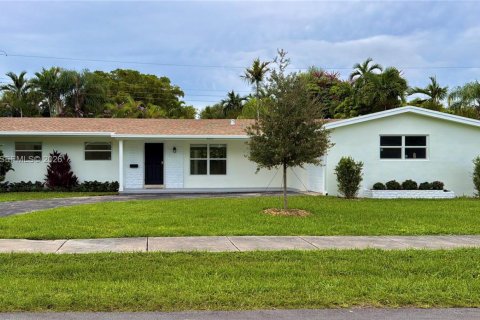 Villa ou maison à Miami, Floride 4 chambres, 160.54 m2 № 2387298