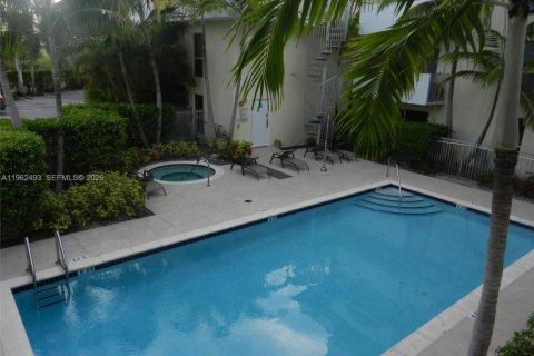 Снять в аренду кондоминиум в Пайнкрест, Флорида 1 спальня, 67.35м2, № 2024081 - фото 5