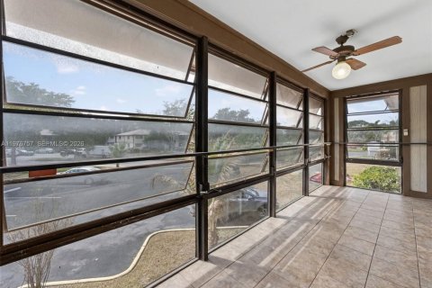 Copropriété à vendre à Tamarac, Floride: 2 chambres, 76.83 m2 № 2087936 - photo 14
