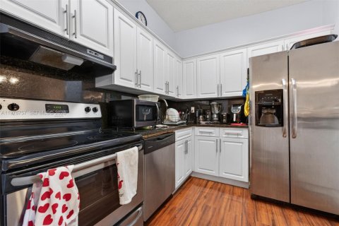 Copropriété à vendre à Tamarac, Floride: 2 chambres, 76.83 m2 № 2087936 - photo 3