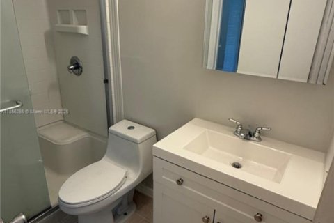 Condo in Pompano Beach, Florida, 2 bedrooms  № 1980248 - photo 10